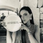 Mariana Rios Instagram - Por aí… Sendo feliz! Colecionando momentos! Mergulhando em novas amizades! Absorvendo, sentindo… VIVENDO! ❤️