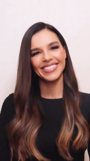Mariana Rios Instagram - Plante as semente das flores que deseja colher.
Não espere encontrar azuis se eram as amarelas que estavam no cultivo.
Após o plantio não se esqueça de regar.
Às raizes mais profundas, as ervas daninhas, não dão lugar.
Todas as respostas estão dentro de você, afinal nesse plantio somos nós os principais agricultores.

Mariana Rios