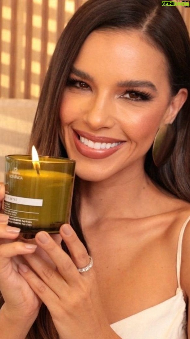 Mariana Rios Instagram - Descobrindo novas formas de cuidado com a Natura Bothânica: uma linha que harmoniza corpo, casa e planeta. Fórmulas naturais, fragrâncias exclusivas e óleos essenciais para um bem-estar completo💚@naturabroficial #naturabothanica