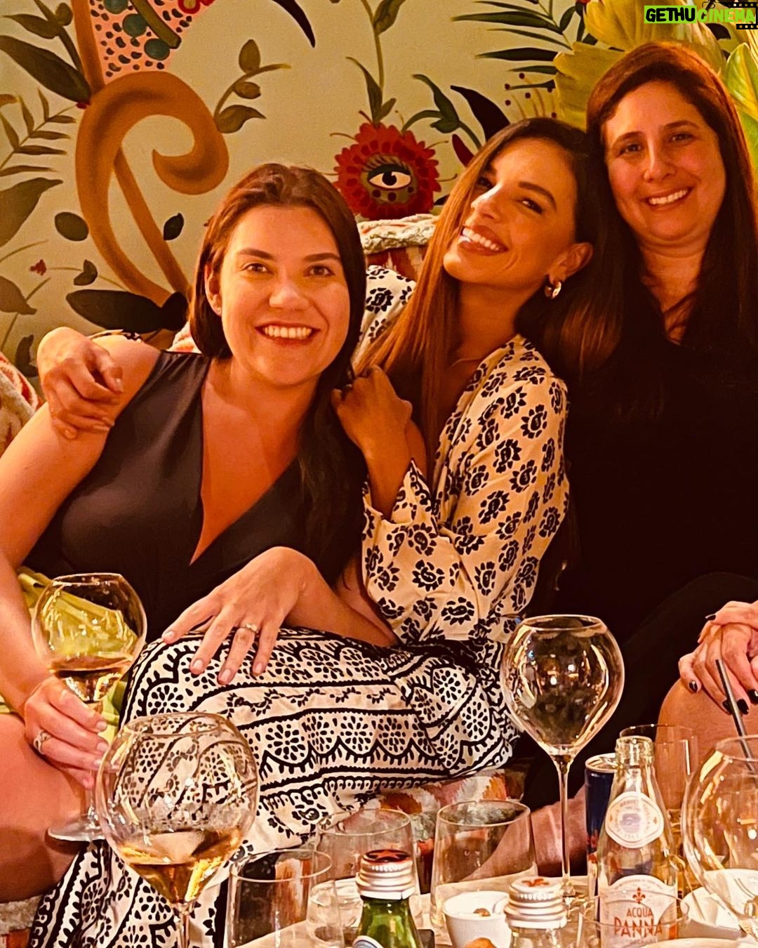Mariana Rios Instagram - Taormina’s feeling 🍸❤️🇮🇹 Pensando seriamente em morar um tempo na Itália! Vocês já sentiram isso? Qual seria o lugar escolhido se você tivesse oportunidade de passar uns 3 meses? Sicilia "Taormina "