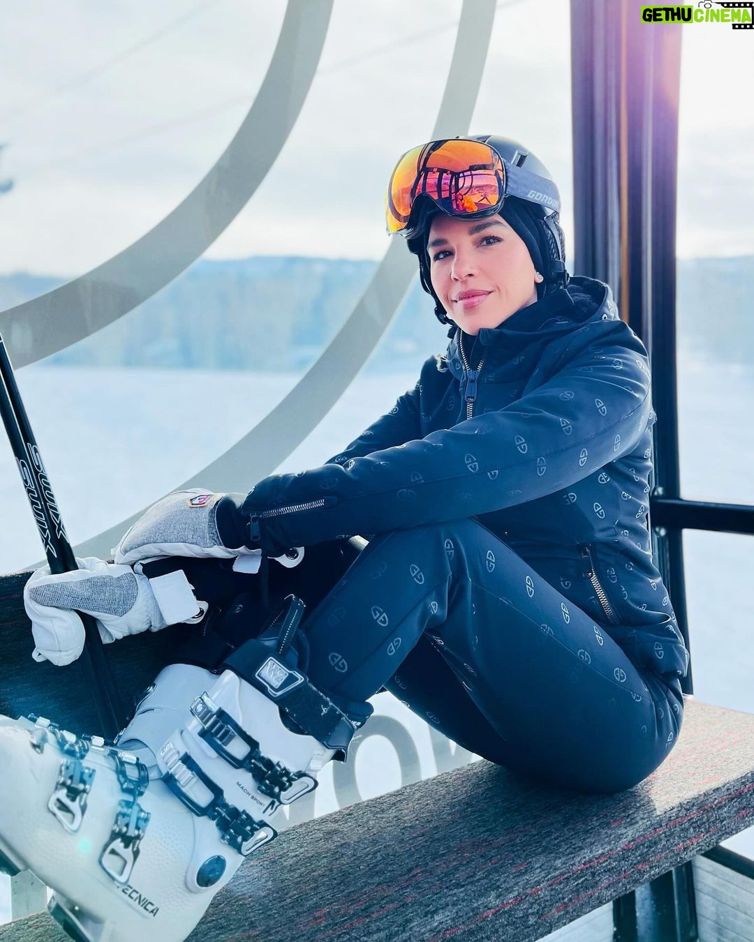Mariana Rios Instagram - O carrossel de um carnaval feliz ❤️⛄️☀️ Aspen Mountain