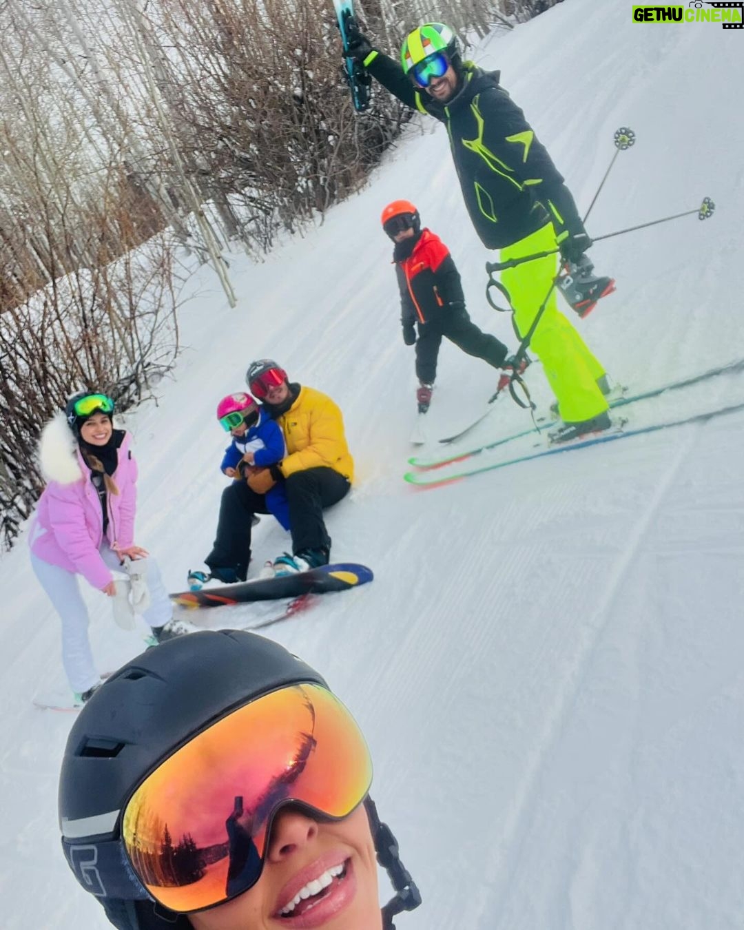 Mariana Rios Instagram - O carrossel de um carnaval feliz ❤️⛄️☀️ Aspen Mountain