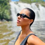 Mariana Rios Instagram - Um mergulho revigorante em plena terça-feira ☀️❤️ Trabalho, amigos, natureza e energia renovada! Obrigada Deus 🙏🏼 Chapada dos Veadeiros