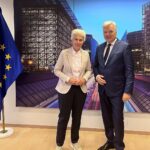 Marie-Agnes Strack-Zimmermann Instagram - In den letzten Tagen war ich in #Brüssel unterwegs, um mich mit meinen Kolleginnen und Kollegen @nicola_beer, @moritz_koerner, @svenja_ilona_hahn, @janchristophoetjen und @glueckfuereuropa über die aktuellen Initiativen des Europäischen Parlaments und der Kommission auszutauschen sowie über strittige Themen wie Chatkontrolle und über hochaktuelle Themen wie die Lage in der Ukraine und im Nahen Osten zu sprechen. Es war mir zudem eine große Freude, mit EU-Kommissar Didier Reynders über Fragen der Rechtsstaatlichkeit diskutieren zu können. Mit meiner Kollegin @nathalieloiseau, Vorsitzende des Unterausschusses für #Sicherheit und #Verteidigung, konnte ich Fragen zur dringend notwendigen weiteren Unterstützung der #Ukraine erörtern. Ich danke dem Fraktionsvorsitzenden der @reneweurope-Fraktion, @stephane_sejourne, den Kolleginnen und Kollegen aus den Niederlanden (@m.azmani), aus Tschechien (@ondrej_knotek), Frankreich (@valeriehayer), Rumänien (@vladbotos.mep), dem Vorsitzenden der @aldeparty und bulgarischen Kollegen @ilhankyuchyuk) und dem Fraktionsstab herzlich für den fruchtbaren Austausch und freue mich auf die weitere Zusammenarbeit. 🇪🇺 Eine kleine Empfehlung zum Schluss: Die neueste Folge des Podcasts „Europa, wir müssen reden!“ von @moritz_koerner sollte man nicht verpassen. 😉 #Europa