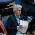 Marie-Agnes Strack-Zimmermann Instagram - Gestern habe ich in der #Haushaltsdebatte im @bundestag gesprochen. In den letzten 562 Tagen haben wir in der #Ukraine unaussprechliche Gräueltaten gesehen. Aktuell kämpft die Ukraine auch für unsere Sicherheit in #Europa. Es ist daher unerlässlich, dass wir handeln. Unsere Unterstützung für die Ukraine spiegelt sich nicht nur in Worten wider, sondern auch in Taten. Ich bin stolz darauf, dass unser Haushalt für das nächste Jahr deutlich zeigt, wie sehr uns die #Sicherheit und #Stabilität am Herzen liegen. Mit 71 Milliarden Euro für die #Bundeswehr, doppelt so viel wie 2015 nach der Annexion der Krim, investieren wir entschieden in unsere Verteidigung. Sicherheit hat ihren Preis, und es ist unsere Pflicht, für diese Sicherheit zu sorgen. Ich möchte auch die unermüdliche Arbeit und das Engagement unserer #Soldatinnen und #Soldaten hervorheben. Ihre Hingabe und ihr Einsatz verdienen unsere uneingeschränkte Unterstützung und unseren Respekt. #Verteidigung #Haushalt #Bundeswehr 📸 @james_zabel Reichstag Bundestag - Parlament, Berlin
