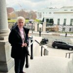 Marie-Agnes Strack-Zimmermann Instagram – In den vergangenen Tagen hatte ich als Leitern der deutschen Delegation der Parlamentarischen Versammlung der #NATO die Gelegenheit, verschiedene Gespräche u.a. auch mit US-Abgeordneten zur aktuellen Außen- und #Sicherheitspolitik in #Washington zu führen. 

Ein großer Dank geht hier an die Deutsche Botschaft um Botschafter Andreas Michaelis und Militärattaché Flottillenadmiral Axel Ristau und ihr Team.

Bei den Gesprächen im U.S. Department of State mit EUR Principal Deputy Secretary Yuri Kim sowie im Pentagon mit Lisa Sawyer, der neuen Deputy Secretary of Defense wurde deutlich, dass die transatlantische Freundschaft nach wie vor eine bedeutende Rolle in der Bewältigung der aktuellen Krisen spielt. Man beobachtet Deutschland genau und ist uns sehr dankbar für unsere Rolle in Europa und bei der Unterstützung der #Ukraine.

Einig sind wir uns aber auch, dass angesichts des Krieges in der Ukraine, des Krieges im Nahen Osten sowie der Lage bspw. im #Indopazifik Deutschland in #Europa eine Führungsrolle übernehmen muss. Hier ist insbesondere das Kanzleramt gefragt. Wir können nicht immer nur auf die USA schauen, sondern müssen auch einmal vorangehen, bspw. bei der Lieferung von #Taurus. Es geht schließlich auch um unseren Frieden und unsere Freiheit.

Ebenso habe ich am Abschied von @clausgramckow teilnehmen dürfen. Er hat als langjähriger Leiter der @fnfnorthamerica grandiose Arbeit von unschätzbarem Wert für die Beziehungen zwischen den #USA, #Kanada und Deutschland geleistet. Schweren Herzens lässt ihn die liberale Familie nun in den wohlverdienten Ruhestand ziehen. 

Zum Abschluss stand ein Highlight an: Ein intensiver Austausch mit Mitgliedern des Nationalen Sicherheitsrates im Weißen Haus um Thomas Wright, Senior Director for Strategic Planning. Neben den aktuellen Krisen ging es hier auch um die aktuellen Haushaltsverhandlungen in Deutschland und den USA und den Wehretat. Washington D.C.