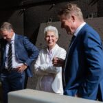 Marie-Agnes Strack-Zimmermann Instagram - Kürzlich bereiste ich erneut Bayern und erlebte dort einmal mehr herzliche Gastfreundschaft. Der Freistaat liegt mir nicht erst seit meinem Studium in München am Herzen. Mein Engagement im Wahlkampf zur #Landtagswahl hat wieder gezeigt, wie wichtig offene Gespräche sind - besonders wenn es um die aktuellen Bedenken hinsichtlich des russischen Angriffs in die Ukraine geht. Es ist die Pflicht von uns Politikerinnen und Politikern, klar und entschlossen zu kommunizieren und zu handeln. Auf der Reise war ich auch zu Besuch bei @mbdadeutschland in Schrobenhausen. Dort wurde mir bestätigt, dass der Marschflugkörper #Taurus von den Ukrainischen Soldaten eingesetzt werden kann. Wir dürfen nicht nachlassen, die Ukraine im Kampf für Frieden in Freiheit zu unterstützen. 📸: @hhn.alex & @mbdadeutschland