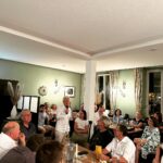 Marie-Agnes Strack-Zimmermann Instagram - Am Donnerstag war bei uns in Neuburg an der Donau: @strackzimmermann, Vorsitzende des Verteidigungsausschusses des Deutschen Bundestages. Mit ihr und dem Publikum haben @theresa_ley und ich über die großen sicherheitspolitischen Fragen und ihre Folgen für Deutschland, EU und Nato diskutiert. Vor fast genau 18 Monaten hat Russland die Ukraine überfallen. Frieden, Freiheit und soziale Marktwirtschaft sind nicht selbstverständlich. Wir müssen was dafür tun! #servuszukunft