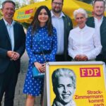 Marie-Agnes Strack-Zimmermann Instagram - Sommerpause in Berlin heißt nicht zwei Monate Urlaub! Keine Sitzungswochen im Bundestag bedeutet für mich: mehr Zeit bei den Bürgerinnen und Bürgern vor Ort - nicht nur in meinem eigenen Wahlkreis in Düsseldorf, sondern in ganz Deutschland. Ich war diese Woche viel in Bayern unterwegs und habe meine Kollegen dort im Wahlkampf unterstützt. Es freut mich, dass das wichtige Thema Sicherheit und Verteidigung so viele Menschen interessiert. Ich schätze den Austausch mit den Menschen vor Ort darüber sehr. Aber es ist natürlich nicht das einzige Thema, über das ich mit den Bürgerinnen und Bürgern gesprochen habe. Ich möchte mich bei der Parteibasis für den warmen Empfang und die vielen Einblicke bedanken. Es gibt viel zu tun in unserem Land, packen wir es gemeinsam an! #Engagement #Bürgernähe #PolitikVorOrt Bayern, Germany