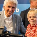 Marie-Agnes Strack-Zimmermann Instagram - Sommerpause in Berlin heißt nicht zwei Monate Urlaub! Keine Sitzungswochen im Bundestag bedeutet für mich: mehr Zeit bei den Bürgerinnen und Bürgern vor Ort - nicht nur in meinem eigenen Wahlkreis in Düsseldorf, sondern in ganz Deutschland. Ich war diese Woche viel in Bayern unterwegs und habe meine Kollegen dort im Wahlkampf unterstützt. Es freut mich, dass das wichtige Thema Sicherheit und Verteidigung so viele Menschen interessiert. Ich schätze den Austausch mit den Menschen vor Ort darüber sehr. Aber es ist natürlich nicht das einzige Thema, über das ich mit den Bürgerinnen und Bürgern gesprochen habe. Ich möchte mich bei der Parteibasis für den warmen Empfang und die vielen Einblicke bedanken. Es gibt viel zu tun in unserem Land, packen wir es gemeinsam an! #Engagement #Bürgernähe #PolitikVorOrt Bayern, Germany