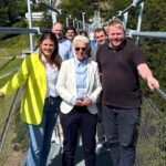 Marie-Agnes Strack-Zimmermann Instagram - Sommerpause in Berlin heißt nicht zwei Monate Urlaub! Keine Sitzungswochen im Bundestag bedeutet für mich: mehr Zeit bei den Bürgerinnen und Bürgern vor Ort - nicht nur in meinem eigenen Wahlkreis in Düsseldorf, sondern in ganz Deutschland. Ich war diese Woche viel in Bayern unterwegs und habe meine Kollegen dort im Wahlkampf unterstützt. Es freut mich, dass das wichtige Thema Sicherheit und Verteidigung so viele Menschen interessiert. Ich schätze den Austausch mit den Menschen vor Ort darüber sehr. Aber es ist natürlich nicht das einzige Thema, über das ich mit den Bürgerinnen und Bürgern gesprochen habe. Ich möchte mich bei der Parteibasis für den warmen Empfang und die vielen Einblicke bedanken. Es gibt viel zu tun in unserem Land, packen wir es gemeinsam an! #Engagement #Bürgernähe #PolitikVorOrt Bayern, Germany