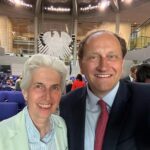 Marie-Agnes Strack-Zimmermann Instagram - Lieber @alexandergraflambsdorff, die Zusammenarbeit mit Dir war mir ein Fest. Vielen Dank für Deinen jahrelangen Einsatz für eine wertegeleitete #Außenpolitik und Deinen klaren politischen und charakterlichen Kompass. Du wirst (nicht nur) mir im Deutschen #Bundestag sehr fehlen. Für Deine neue herausfordernde Aufgabe wünsche ich Dir von Herzen das Beste. Deutscher Bundestag