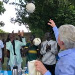 Marie-Agnes Strack-Zimmermann Instagram - In den vergangenen Tagen war ich im #Südsudan unterwegs, um mich mit #Soldatinnen und #Soldaten der Mission #UNMISS und VN-Vertretern auszutauschen und mir ein Bild von der Lage vor Ort zu machen. Die United Nations Mission in the Republic of South Sudan (UNMISS) ist ein Einsatz der Vereinten Nationen zur Friedenssicherung im jüngsten Staat der Welt. Seit 2011 beteiligt sich die #Bundeswehr an der VN-Mission und unterstützt damit den Friedensprozess im Südsudan. Mein Dank für die vertieften Einblicke vor Ort gilt zudem stellvertretend Rebecca Okwaci, Government Chief, Transitional National Legislative Assembly, Lawrence Korbandy, ehemaliger Berater des Präsidenten des Südsudan und Menschenrechtsanwalt und Marianne Kajokaya, Country Director of Women for Women International.