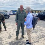 Marie-Agnes Strack-Zimmermann Instagram - Gestern konnte ich mir zusammen mit #NATO-Generalsekretär @jensstoltenberg, Bundesverteidigungsminister @boris.pistorius und weiteren Kolleginnen und Kollegen auf dem Fliegerhorst in Jagel einen vertieften Eindruck vom Ablauf der Übung „Air Defender 2023“ machen. Die Übung #AirDefender23 ist die größte Verlegeübung von Luftstreitkräften seit Bestehen der NATO. Sie demonstriert Solidarität im #Bündnis und transatlantische Verbundenheit: Vom 12. bis 23. Juni trainieren bis zu 10.000 Übungsteilnehmer aus 25 Nationen mit 250 Luftfahrzeugen unter der Führung der #Luftwaffe Luftoperationen im europäischen Luftraum. In diesen Zeiten ist die Resilienz des Bündnisses wichtiger denn je.