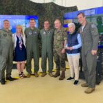 Marie-Agnes Strack-Zimmermann Instagram - Gestern konnte ich mir zusammen mit #NATO-Generalsekretär @jensstoltenberg, Bundesverteidigungsminister @boris.pistorius und weiteren Kolleginnen und Kollegen auf dem Fliegerhorst in Jagel einen vertieften Eindruck vom Ablauf der Übung „Air Defender 2023“ machen. Die Übung #AirDefender23 ist die größte Verlegeübung von Luftstreitkräften seit Bestehen der NATO. Sie demonstriert Solidarität im #Bündnis und transatlantische Verbundenheit: Vom 12. bis 23. Juni trainieren bis zu 10.000 Übungsteilnehmer aus 25 Nationen mit 250 Luftfahrzeugen unter der Führung der #Luftwaffe Luftoperationen im europäischen Luftraum. In diesen Zeiten ist die Resilienz des Bündnisses wichtiger denn je.