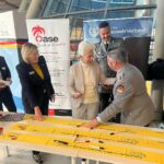 Marie-Agnes Strack-Zimmermann Instagram – Gestern habe ich in guter Tradition und von Herzen gerne wieder an der Aktion „Gelbe Bänder der Verbundenheit“ des Deutschen BundeswehrVerbandes teilgenommen. 

Hiermit wird allen #Soldatinnen und Soldaten im Einsatz gedacht und gedankt. Auf den Bändern schrieben zahlreiche Abgeordnete des Deutschen Bundestages Grüße und Wünsche nieder. Anschließend werden die Bänder in die Einsatzgebiete geschickt.

Die #Bundeswehr als Parlamentsarmee ist Alleinstellungsmerkmal und integraler Bestandteil unserer demokratischen Bundesrepublik. Die Soldatinnen und Soldaten sind für unsere Freiheit und für unseren Frieden im Ausland im Einsatz – oft unter Einsatz ihres Lebens. Dafür gebührt ihnen großer Dank und großer Respekt. Deutscher Bundestag