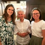 Marie-Agnes Strack-Zimmermann Instagram - Am Donnerstag war bei uns in Neuburg an der Donau: @strackzimmermann, Vorsitzende des Verteidigungsausschusses des Deutschen Bundestages. Mit ihr und dem Publikum haben @theresa_ley und ich über die großen sicherheitspolitischen Fragen und ihre Folgen für Deutschland, EU und Nato diskutiert. Vor fast genau 18 Monaten hat Russland die Ukraine überfallen. Frieden, Freiheit und soziale Marktwirtschaft sind nicht selbstverständlich. Wir müssen was dafür tun! #servuszukunft