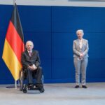Marie-Agnes Strack-Zimmermann Instagram - Mit Wolfgang Schäuble verliert Deutschland einen herausragenden Politiker, der mit scharfem Verstand und spitzem wie tiefgründigem Humor die deutsche und europäische Politik geprägt hat wie kaum ein anderer. In Dankbarkeit sind meine Gedanken bei seiner Frau und seiner Familie.