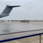Marie-Agnes Strack-Zimmermann Instagram - Pünktlich vor Weihnachten konnten wir unsere Soldatinnen und Soldaten in Empfang nehmen, die von der UN-Mission #Minusma aus #Mali zurückkehrt sind. Solange es möglich war, haben unsere Soldatinnen und Soldaten vor Ort, zusammen mit unseren Partnern, für Stabilität in der Region in Westafrika gesorgt. Für ihren Einsatz fernab der Heimat gilt unserer Bundeswehr mein großer Dank und meine tief empfundene Anerkennung. Unsere Soldatinnen und Soldaten sind täglich im Einsatz, um unsere Freiheit, unseren Frieden und unsere Werte zu schützen. Dafür gebührt ihnen Respekt und Rückendeckung und vor allem gehören hierzu eine anständige materielle und personelle Ausstattung. Fliegerhorst Wunstorf