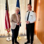 Marie-Agnes Strack-Zimmermann Instagram – In den vergangenen Tagen hatte ich als Leitern der deutschen Delegation der Parlamentarischen Versammlung der #NATO die Gelegenheit, verschiedene Gespräche u.a. auch mit US-Abgeordneten zur aktuellen Außen- und #Sicherheitspolitik in #Washington zu führen. 

Ein großer Dank geht hier an die Deutsche Botschaft um Botschafter Andreas Michaelis und Militärattaché Flottillenadmiral Axel Ristau und ihr Team.

Bei den Gesprächen im U.S. Department of State mit EUR Principal Deputy Secretary Yuri Kim sowie im Pentagon mit Lisa Sawyer, der neuen Deputy Secretary of Defense wurde deutlich, dass die transatlantische Freundschaft nach wie vor eine bedeutende Rolle in der Bewältigung der aktuellen Krisen spielt. Man beobachtet Deutschland genau und ist uns sehr dankbar für unsere Rolle in Europa und bei der Unterstützung der #Ukraine.

Einig sind wir uns aber auch, dass angesichts des Krieges in der Ukraine, des Krieges im Nahen Osten sowie der Lage bspw. im #Indopazifik Deutschland in #Europa eine Führungsrolle übernehmen muss. Hier ist insbesondere das Kanzleramt gefragt. Wir können nicht immer nur auf die USA schauen, sondern müssen auch einmal vorangehen, bspw. bei der Lieferung von #Taurus. Es geht schließlich auch um unseren Frieden und unsere Freiheit.

Ebenso habe ich am Abschied von @clausgramckow teilnehmen dürfen. Er hat als langjähriger Leiter der @fnfnorthamerica grandiose Arbeit von unschätzbarem Wert für die Beziehungen zwischen den #USA, #Kanada und Deutschland geleistet. Schweren Herzens lässt ihn die liberale Familie nun in den wohlverdienten Ruhestand ziehen. 

Zum Abschluss stand ein Highlight an: Ein intensiver Austausch mit Mitgliedern des Nationalen Sicherheitsrates im Weißen Haus um Thomas Wright, Senior Director for Strategic Planning. Neben den aktuellen Krisen ging es hier auch um die aktuellen Haushaltsverhandlungen in Deutschland und den USA und den Wehretat. Washington D.C.