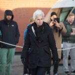 Marie-Agnes Strack-Zimmermann Instagram - „Wir leben die Realität, sehen, wie schnell der Wind sich dreht. Wir stehen Wache, sind im Einsatz – Tag für Tag.“ Rund 80 Soldatinnen und Soldaten der 5. und 6. Inspektion leisten in Bremerhaven ihren Grundwehrdienst. Ein wichtiger Bestandteil der Grundausbildung ist das feierliche Gelöbnis und die Vereidigung der Soldatinnen und Soldaten. Ich hatte die Ehre, als Vorsitzende des Verteidigungsausschusses des Deutschen Bundestages die Festrede anlässlich des heutigen Gelöbnis zu halten. Ich danke den jungen Soldatinnen und Soldaten für ihre Bereitschaft, sich in den Dienst ihres Landes zu stellen und am Einsatz für Frieden und Freiheit mitzuwirken. Das verdient höchsten Respekt. Zu diesem Respekt gehört auch, dass wir unseren Soldatinnen und Soldaten bestmögliche Rahmenbedingungen für ihren Einsatz bieten und die Zeitenwende mit Leben füllen. Marineoperationsschule