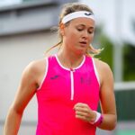 Marie Bouzková Instagram - Pinkyy in Paris😇 Into the second round @rolandgarros 🤗💪🏼🐬