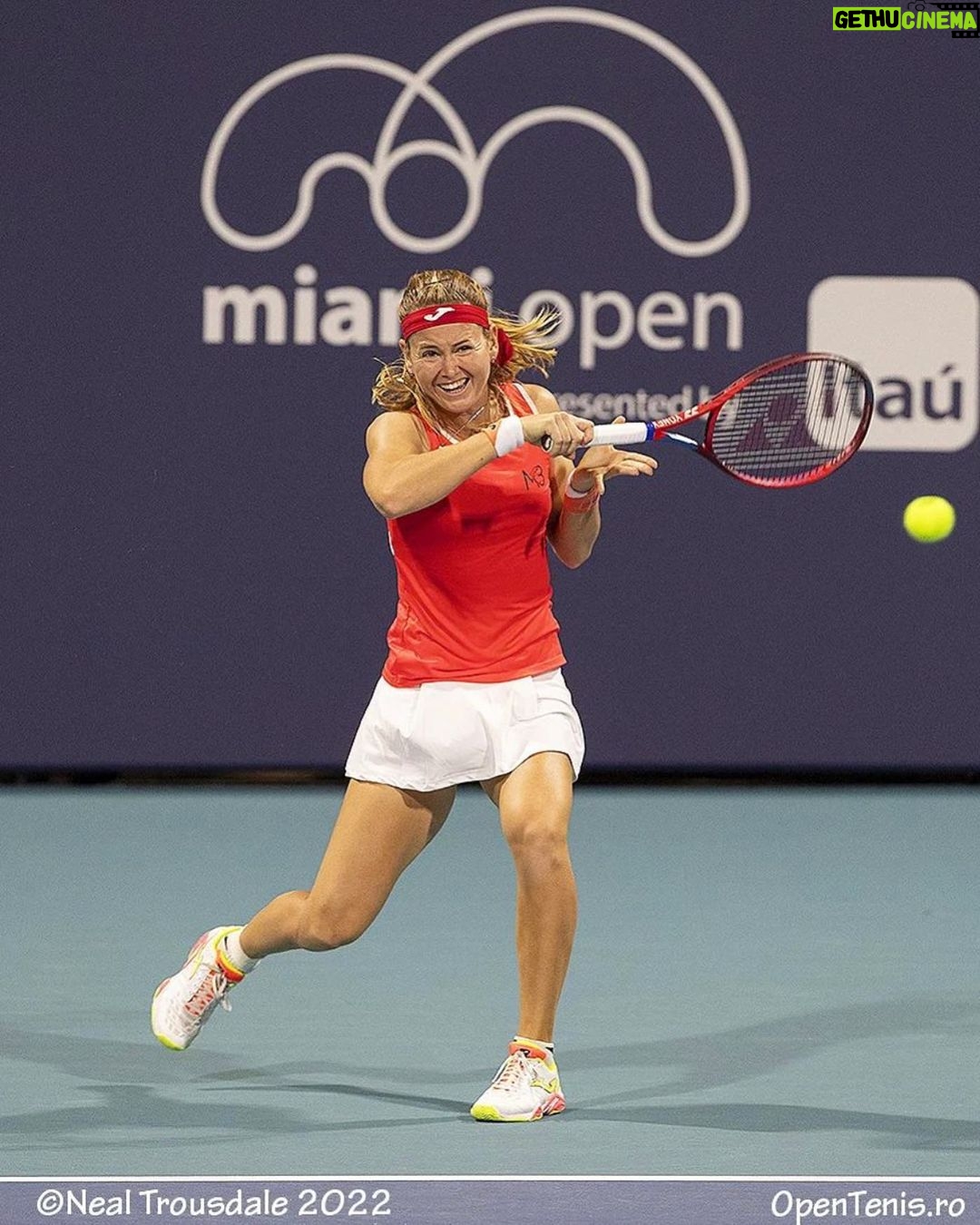 Marie Bouzková Instagram - Humid Miami🔥 Main draw next🐬☺️💪🏼 @miamiopen 🏎🎸 @tlaenpix Hard Rock Stadium
