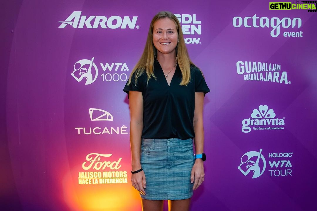 Marie Bouzková Instagram - Hola Guadalajara!🥰 So excited to be back🙏🏼 Nos vemos mañana🎾🐬 @gdlopen GDL Open
