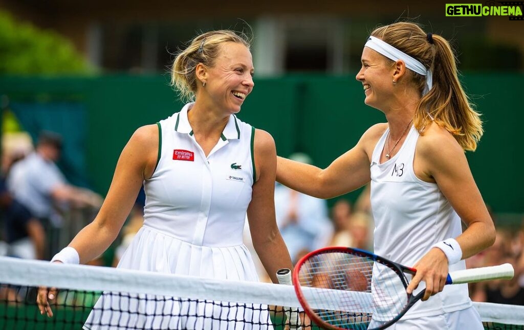 Marie Bouzková Instagram - Congratulations for your incredible career, Anett❤ You will be missed and we all wish to see you come back🤗🙏🏼 @anett_kontaveit @wimbledon All England Lawn Tennis and Croquet Club