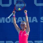 Marie Bouzková Instagram - Couldn’t have wished for a more special way to win my first WTA title❤️🙏🏼 @tennispragueopen / Splněný sen a kde jinde než doma s vaší podporou❤️🍓🙏🏼 Thank you to everyone who has supported me, my family, friends, and team!🤗 Lets keep building💪🏼🐬 #teamYahoda @wta #pavellebeda @sportpics.cz