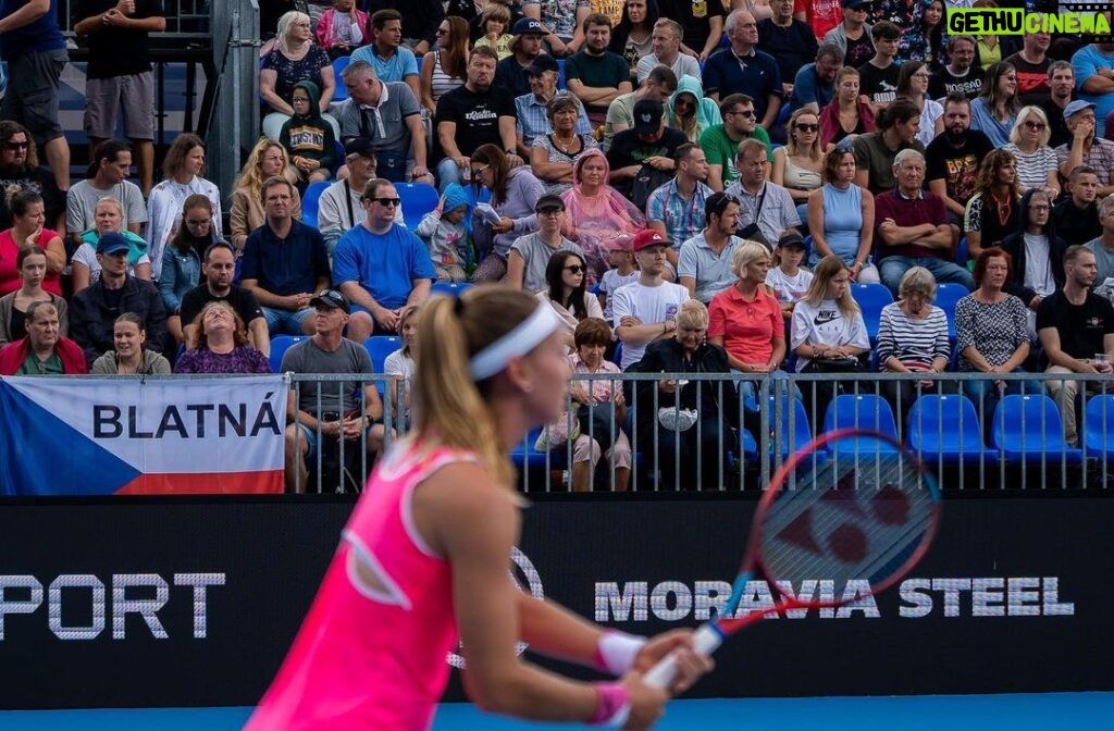 Marie Bouzková Instagram - Finalee🥰🙏🏼 Finals at home❤ @tennispragueopen bez vás by to nešlo💪🏼🐬 Tak zase zítra!🍀 #LudekSipla @sportpics.cz TK Sparta Praha