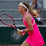Marie Bouzková Instagram - Pinkyy in Paris😇 Into the second round @rolandgarros 🤗💪🏼🐬