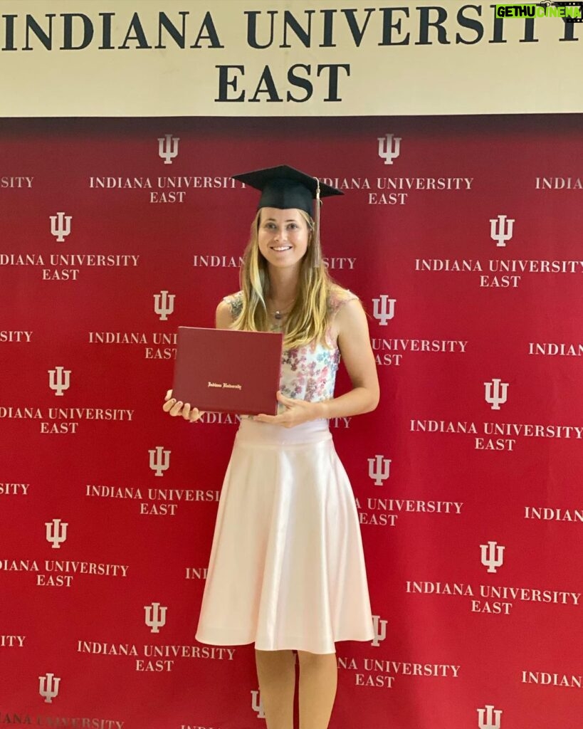 Marie Bouzková Instagram - Class of 2022!!❤️🎓 I would like to thank @iueast and @wta for providing the opportunity to complete my business degree completely online as it has been one of my life goals. It felt very special to spend the day on campus and also take part in the Commencement Ceremony. I am proud to be a Red Wolf! Indiana University East