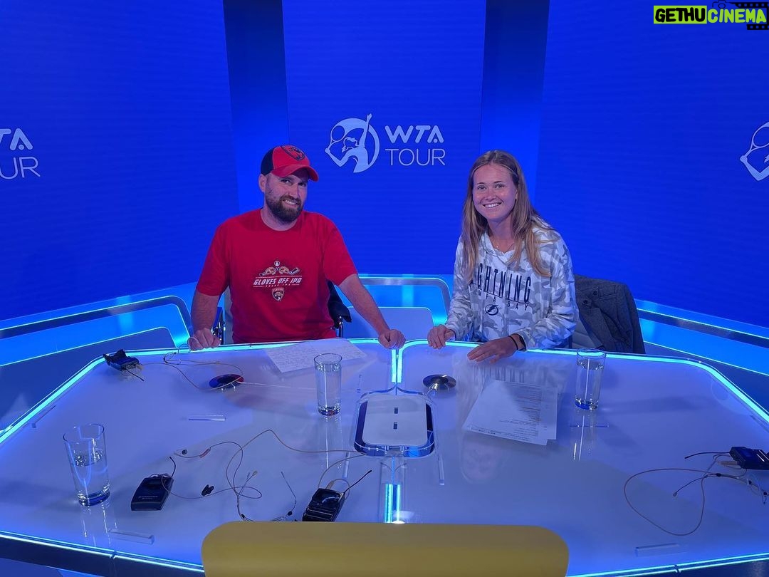 Marie Bouzková Instagram - Děkuji za pozvání @o2tvsportcz @elbasator , bylo to s vámi fajn. Tak třeba zase někdy na slyšenou😄😎 O2 arena