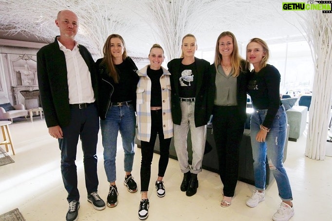 Marie Bouzková Instagram - @billiejeankingcup week at home🥰🇨🇿 Zítra jdeme na to!🎾 #pavellebeda @sportpics.cz I. ČLTK Praha
