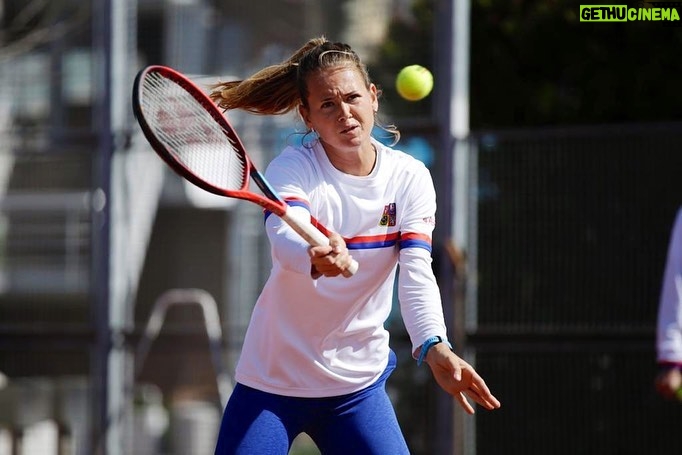 Marie Bouzková Instagram - @billiejeankingcup week at home🥰🇨🇿 Zítra jdeme na to!🎾 #pavellebeda @sportpics.cz I. ČLTK Praha