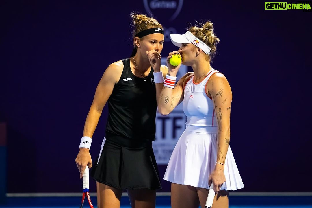 Marie Bouzková Instagram - Enjoying the journey🙏🏼 Thank you Doha and #QatarTotalEnergiesOpen @qatartennis 😍🌴✌🏼Dekujii @marketavondrousova 🚂🇨🇿