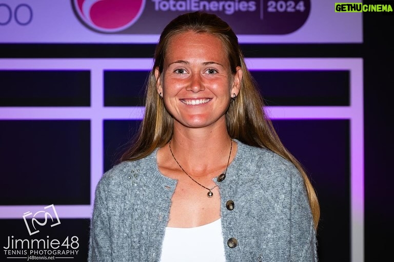 Marie Bouzková Instagram - Enjoying the journey🙏🏼 Thank you Doha and #QatarTotalEnergiesOpen @qatartennis 😍🌴✌🏼Dekujii @marketavondrousova 🚂🇨🇿