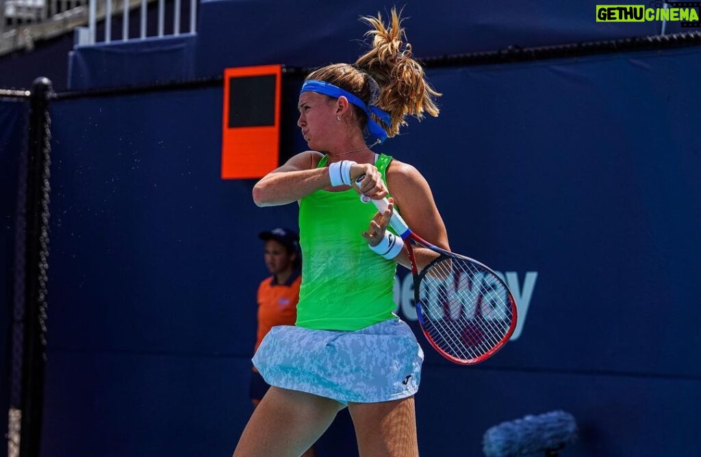 Marie Bouzková Instagram - Thank you @miamiopen for new lessons. Will work hard to get better🤗🙏🏼 Now it’s time to get ready for clay💪🏼 Thank you for your support!🐬 See you soon @creditonecharlestonopen 😍