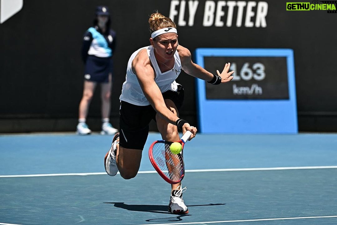Marie Bouzková Instagram - Tough one today, but we keep on going🙏🏼🎾🐬 Always a Happy Slam @australianopen ☺️🐧 Photo credits: Lillian Suwanrumpha Melbourne, Victoria, Australia