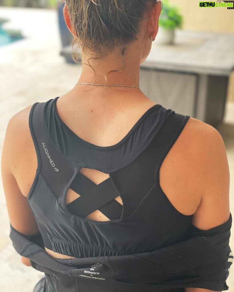 Marie Bouzková Instagram - Swipe ➡ ⭐⭐⭐⭐⭐ “I like to use both the Alignmed shirt and bra together while traveling or as a part of my recovery after competition. They help me keep my shoulders, neck, and spine in the right position and I feel protected from an injury. Also, after taking them off, I feel my back and shoulders loosened up and ready for the next day.” - Marie Bouzkova (WTA World Rank Top 25 Professional Tennis Player) 🎾