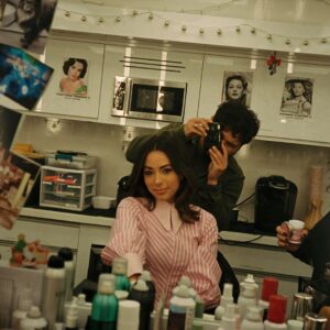 Mariel Molino Instagram - this week on #PromisedLand
the odd couple 🤷🏻‍♀️💁🏽
📷 @augusto_aguilera 
written by @jamiesconway
directed by @chiyoonc