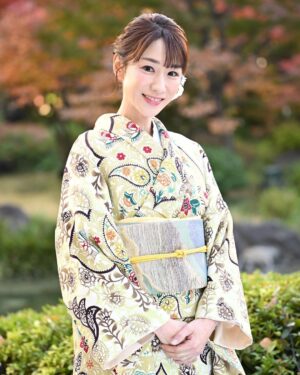 Mariko Dou Instagram - 皆さま
明けましておめでとうございます🎍
2024年がスタートしましたね✨
素晴らしい年になりますように😌

本年もどうぞよろしくお願い致します❣️

さて、着物待ち受け配信が始まりました！
是非、ダウンロードしていただけたら嬉しいです❣️

https://www.tv-asahi.co.jp/sphone/app/announcer/kimono/2024/

よろしくお願いします💕

 #新年
 #明けましておめでとうございます 
 #2024 年
 #着物
 #待ち受け
 #配信
 #今年もよろしくお願いします 
 #堂真理子 #テレビ朝日 #アナウンサー
