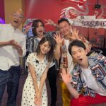 Mariko Dou Instagram - 「かまいガチ」のロケの合間に撮らせていただいたオフショット📷 同期ならではの話がたくさん出来て、本当に楽しいロケでした🎵 かまいたちのお二人、みなみかわさん、鬼龍院さん、ありがとうございました☺️ また集まりたいです〜✨ #かまいガチ の #ロケ #オフショット #写真 #かまいたち のお二人 #みなみかわ さん #鬼龍院翔 さん #ありがとうございました #堂真理子 #テレビ朝日 #アナウンサー