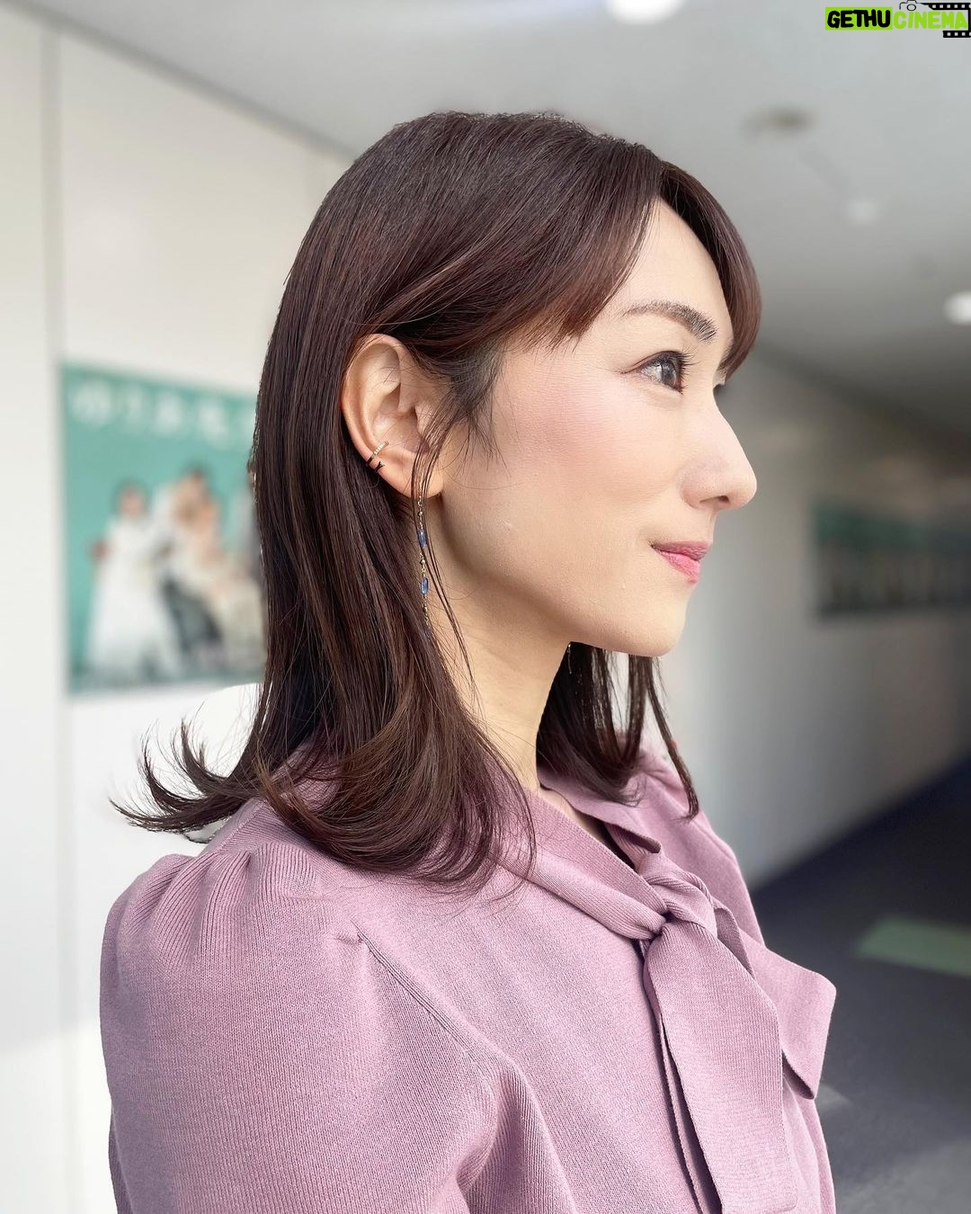 Mariko Dou - 2.7K Likes - おはようございます🌞
昨日の「ワイド!スクランブル」の衣装は、
☆ニット,スカート… #laissepasse
☆アクセサリー… #ete
でした👗✨
半袖ですが、色や素材はすっかり秋🍂
日中は暑いくらいの日が続くので、半袖のニットはこの時期、着やすいですね☺️
それでは素敵な週末をお過ごしください♪
#大下容子ワイドスクランブル
#ワイドスクランブル
#ニュース #テレビ朝日 #堂真理子 #アナウンサー #アナウンサー衣装 #番組衣装