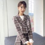 Mariko Dou Instagram - 金曜日は、スタイリストさんがたくさん写真を撮ってくれました📷 オフショットを何枚か載せます☺️ さて、今週は並木アナの代理で月曜日、火曜日の「Abema Morning」を担当します🎤よろしくお願いします🎵 #ワイドスクランブル の #オフショット #写真 #明日 と #明後日 は #アベモニ #よろしくお願いします #堂真理子 #テレビ朝日 #アナウンサー