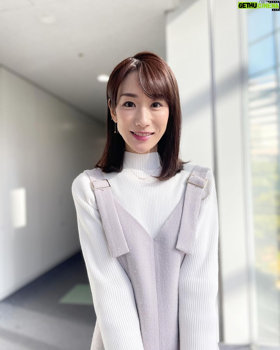 Mariko Dou - 2.4K Likes - 年内最後の「ワイド!スクランブル」、放送中です!
本日の衣装は、
☆ニット,ジャンパースカート… #proportionbodydressing
☆アクセサリー… #starjewelry
でした👗✨
今日の「ピックアップニュース」で、仕事納めとなりました🎤
今年も本当にありがとうございました😌✨
年内も残りわずかですが、皆さまが元気に過ごせますように✨
#大下容子ワイドスクランブル
#ワイドスクランブル
#ニュース #テレビ朝日 #堂真理子 #アナウンサー #アナウンサー衣装 #番組衣装
#今日 が
#仕事納め
#今年 も
#ありがとうございました