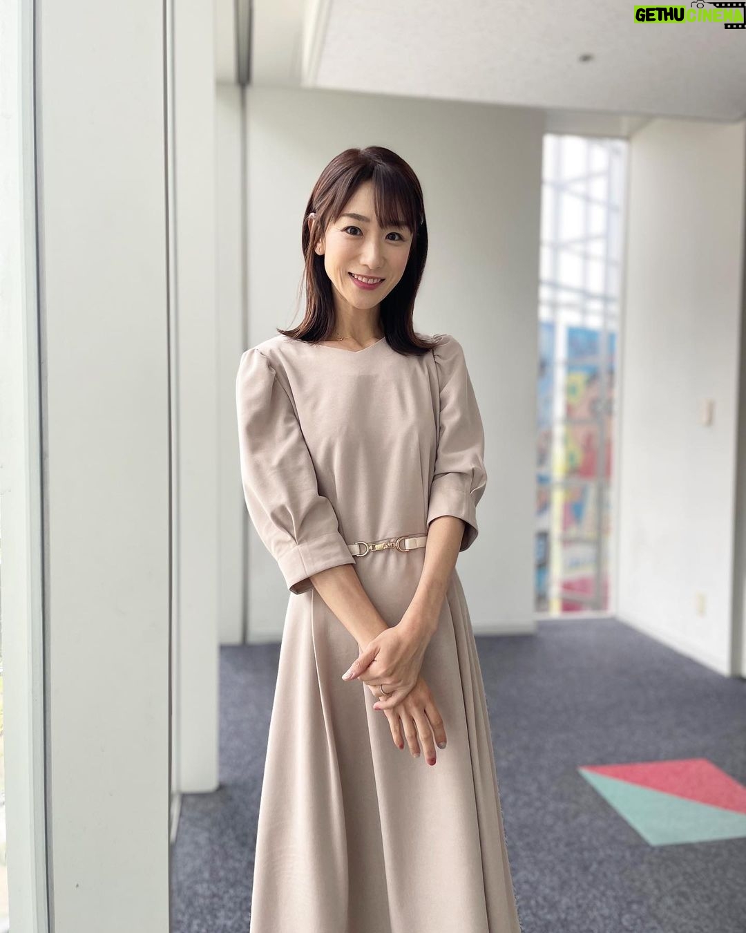 Mariko Dou - 2.2K Likes - 本日の「ワイド!スクランブル」の衣装は、
☆ワンピース… #laissepasse
☆アクセサリー… #ete
でした👗✨
秋素材のワンピースが素敵でした💕
木曜日の「ピックアップニュース」も担当予定です!よろしくお願いします✨
#大下容子ワイドスクランブル #ワイドスクランブル #ニュース #テレビ朝日 #堂真理子 #アナウンサー #アナウンサー衣装 #番組衣装