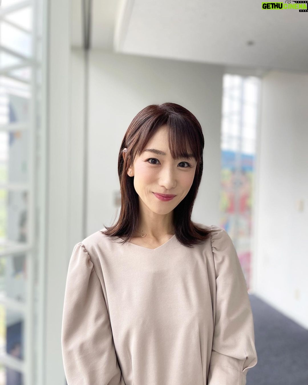 Mariko Dou - 2.2K Likes - 本日の「ワイド!スクランブル」の衣装は、
☆ワンピース… #laissepasse
☆アクセサリー… #ete
でした👗✨
秋素材のワンピースが素敵でした💕
木曜日の「ピックアップニュース」も担当予定です!よろしくお願いします✨
#大下容子ワイドスクランブル #ワイドスクランブル #ニュース #テレビ朝日 #堂真理子 #アナウンサー #アナウンサー衣装 #番組衣装
