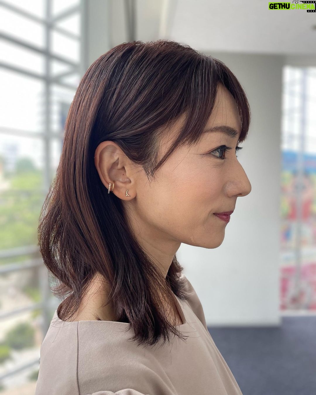 Mariko Dou - 2.2K Likes - 本日の「ワイド!スクランブル」の衣装は、
☆ワンピース… #laissepasse
☆アクセサリー… #ete
でした👗✨
秋素材のワンピースが素敵でした💕
木曜日の「ピックアップニュース」も担当予定です!よろしくお願いします✨
#大下容子ワイドスクランブル #ワイドスクランブル #ニュース #テレビ朝日 #堂真理子 #アナウンサー #アナウンサー衣装 #番組衣装